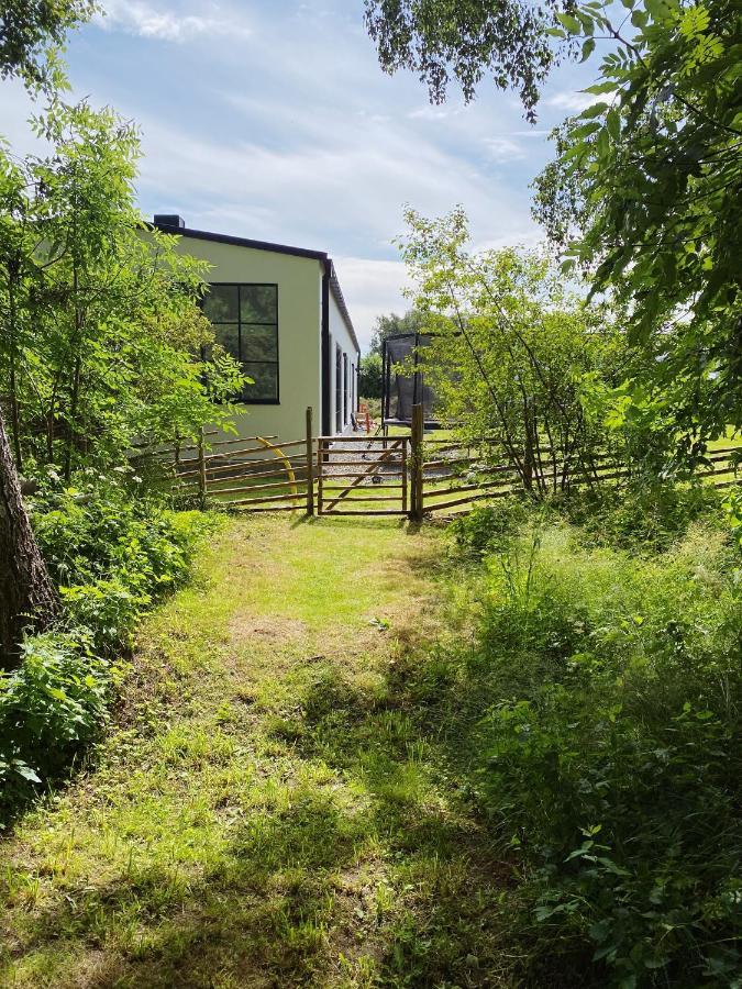 Guesthouse, Not Even A Minute Walk To The Ocean Kullavik Exterior photo