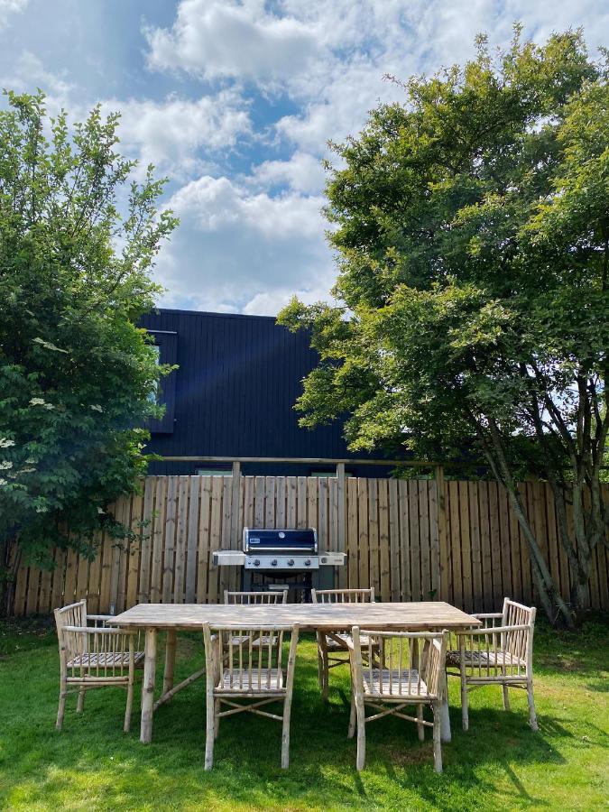 Guesthouse, Not Even A Minute Walk To The Ocean Kullavik Exterior photo